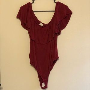 ⚡️ Red off the shoulder bodysuit ⚡️